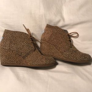Toms lace up wedge booties